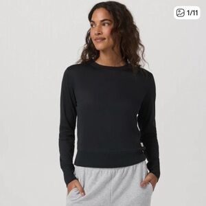 NWOT Vuori Daydream Crew Lightweight long sleeve shirt, Black, size S